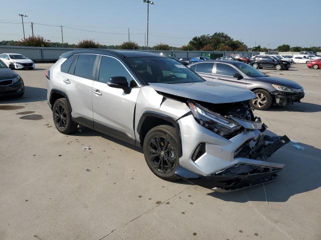 4T3E6RFV3RU148549 - 2024 TOYOTA RAV4 XSE SILVER photo 4