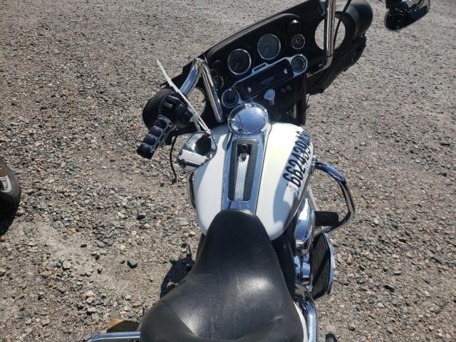 1HD1FC4149Y642273 - 2009 HARLEY-DAVIDSON FLHTCU WHITE photo 5