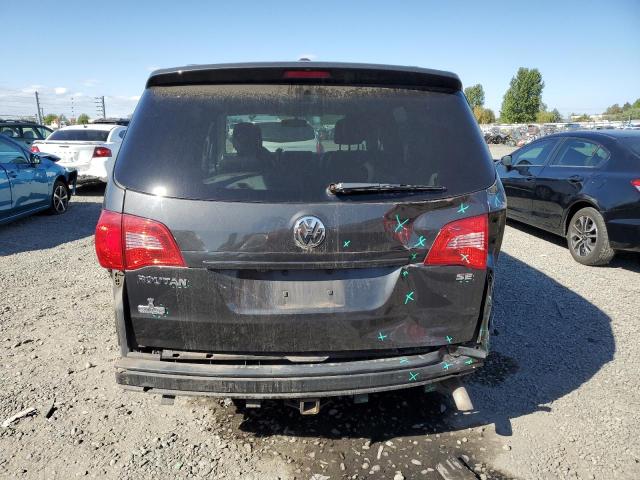 2C4RVABG2CR391168 - 2012 VOLKSWAGEN ROUTAN SE GRAY photo 6