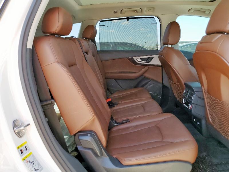 WA1LHAF71KD032588 - 2019 AUDI Q7 PREMIUM PLUS Weiß Foto 11