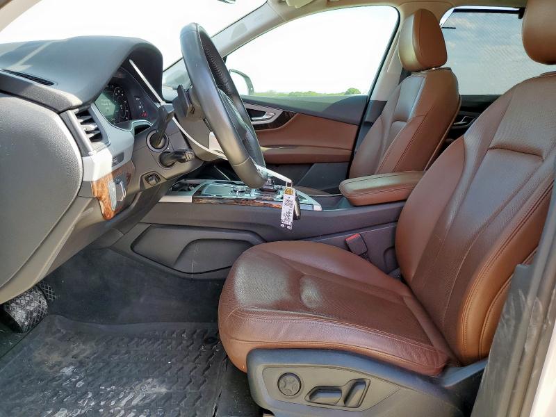 WA1LHAF71KD032588 - 2019 AUDI Q7 PREMIUM PLUS Weiß Foto 7