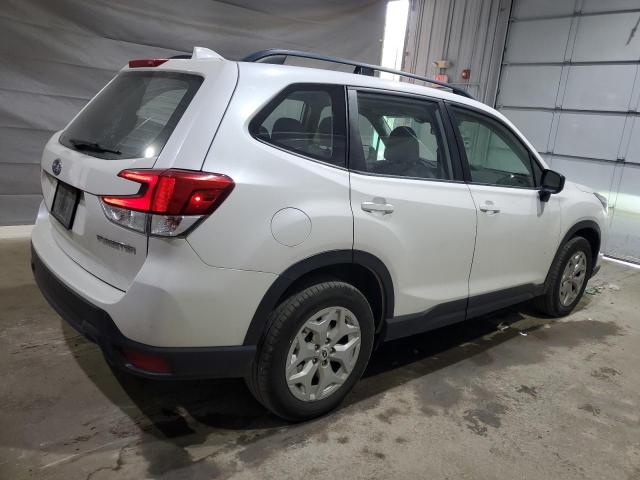 JF2SKACC1KH575423 - 2019 SUBARU FORESTER WHITE photo 3