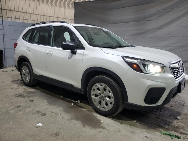 JF2SKACC1KH575423 - 2019 SUBARU FORESTER WHITE photo 4