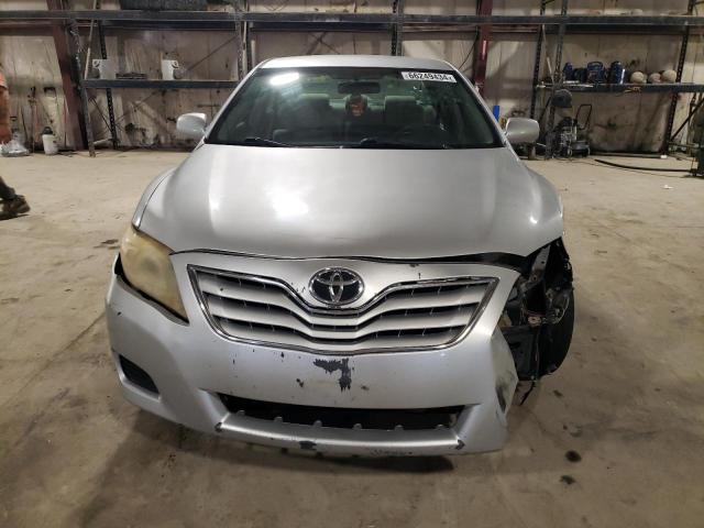 4T1BF3EK0AU086208 - 2010 TOYOTA CAMRY BASE SILVER photo 5