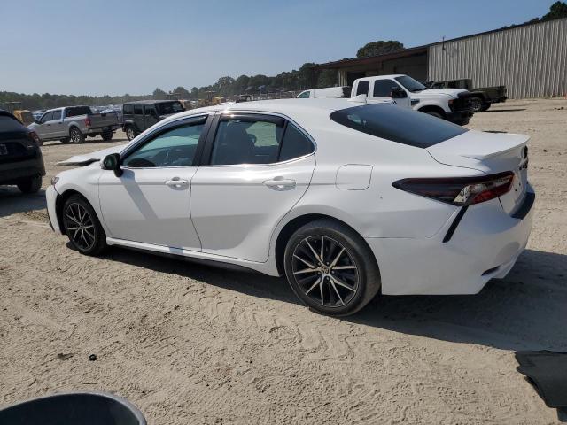 4T1T11AK9MU513757 - 2021 TOYOTA CAMRY SE WHITE photo 2