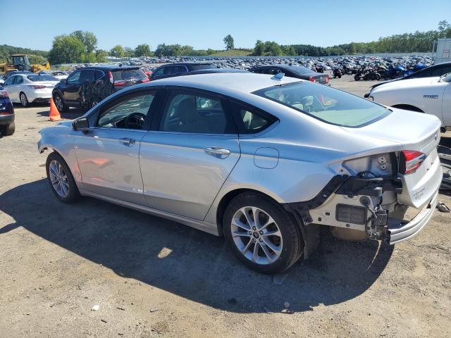 3FA6P0HD0KR247931 - 2019 FORD FUSION SE SILVER photo 2