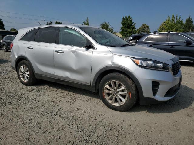 5XYPGDA59KG517306 - 2019 KIA SORENTO LX SILVER photo 4