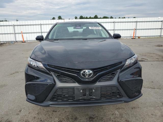 4T1G11AKXPU832204 - 2023 TOYOTA CAMRY SE NIGHT SHADE BLACK photo 5