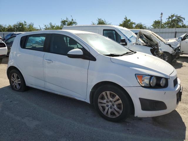 1G1JA6SH5G4174522 - 2016 CHEVROLET SONIC LS WHITE photo 4