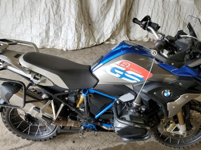 WB10A610XHZ655382 - 2017 BMW R1200 GS BLUE photo 5