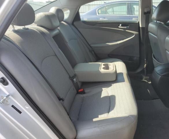 5NPEC4AC2DH533523 - 2013 HYUNDAI SONATA SE 银色 照片 10
