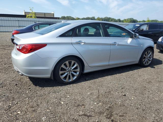 5NPEC4AC2DH533523 - 2013 HYUNDAI SONATA SE 银色 照片 3