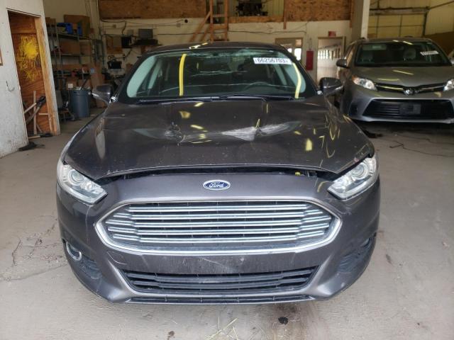 3FA6P0H75GR394523 - 2016 FORD FUSION SE GRAY photo 5