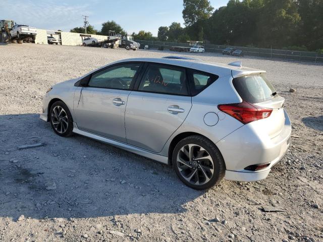 JTNKARJE0JJ562637 - 2018 TOYOTA COROLLA IM SILVER photo 2