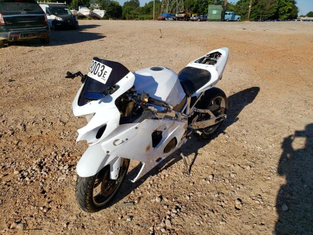 JS1GN7CA352103089 - 2005 SUZUKI GSX-R600 K WHITE photo 2