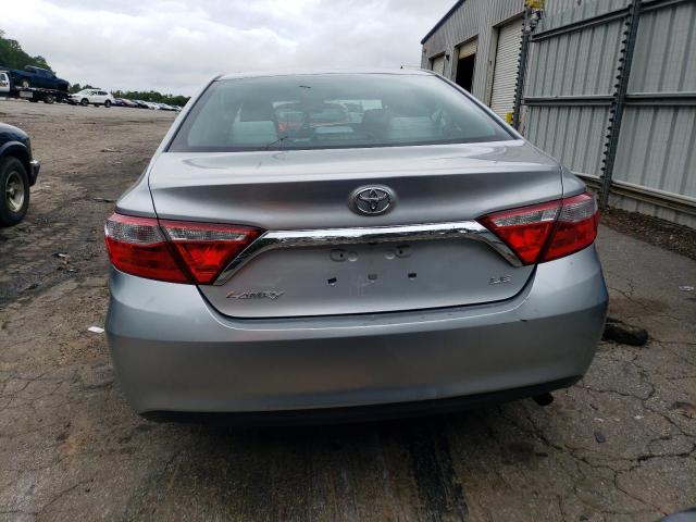 4T1BF1FK1GU570366 - 2016 TOYOTA CAMRY LE SILVER photo 6