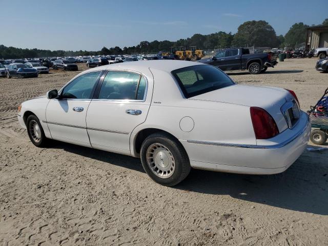 1LNFM81W6WY727603 - 1998 LINCOLN TOWN CAR EXECUTIVE Weiß Foto 2