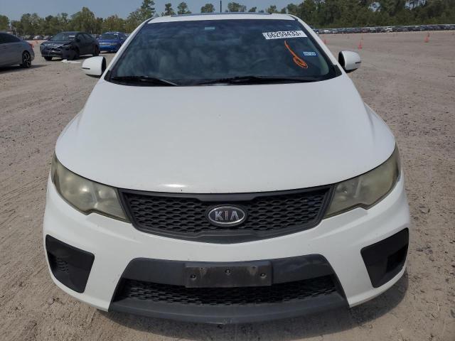 KNAFU6A26D5742166 - 2013 KIA FORTE EX WHITE photo 5