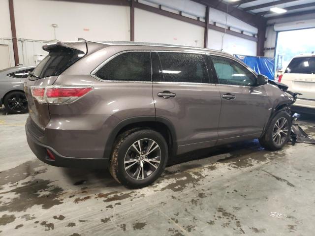 5TDKKRFH0GS132719 - 2016 TOYOTA HIGHLANDER XLE SILVER photo 3