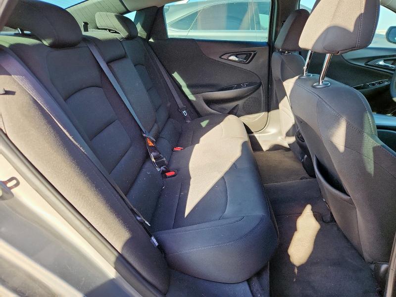 1G1ZD5ST3JF200202 - 2018 CHEVROLET MALIBU LT GOLD photo 10