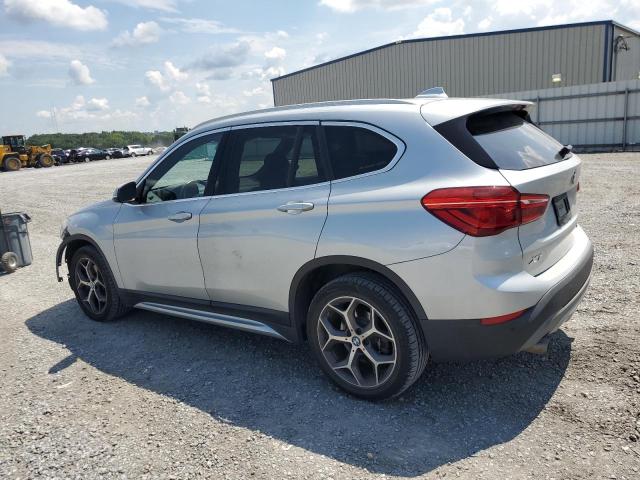 WBXHU7C50K3H45605 - 2019 BMW X1 SDRIVE28I SILVER photo 2