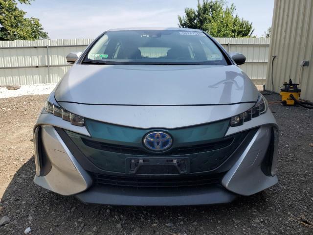 JTDKARFP5H3038333 - 2017 TOYOTA PRIUS PRIM 银色 照片 5