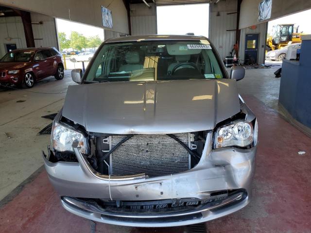 2C4RC1BG6GR255038 - 2016 CHRYSLER TOWN & COU TOURING 银色 照片 5