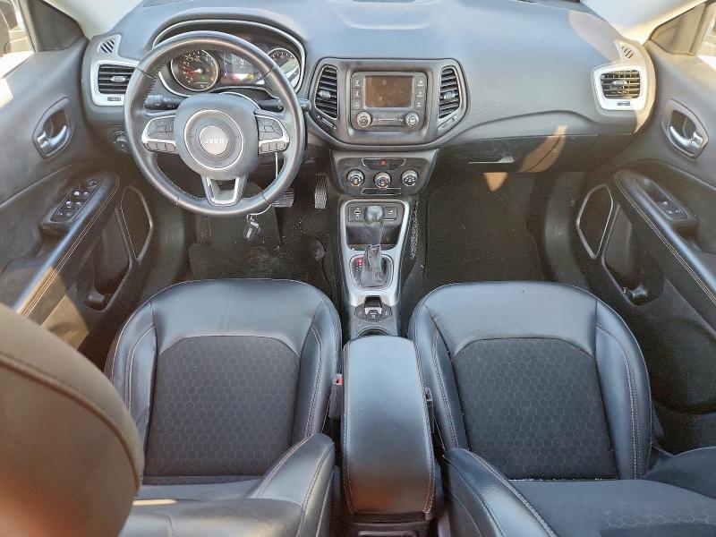 3C4NJCBB6JT468855 - 2018 JEEP COMPASS LATITUDE Qara foto 8