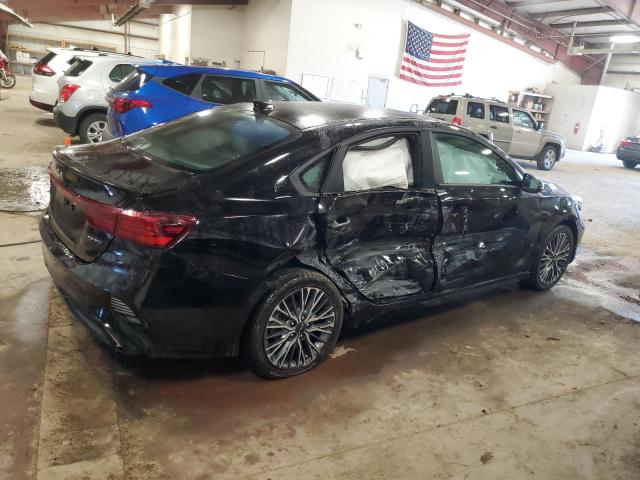 3KPF54AD7NE424617 - 2022 KIA FORTE GT LINE BLACK photo 3