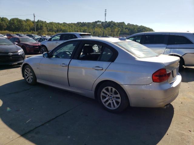 WBAVC93577KX61094 - 2007 BMW 328 XI SILVER photo 2