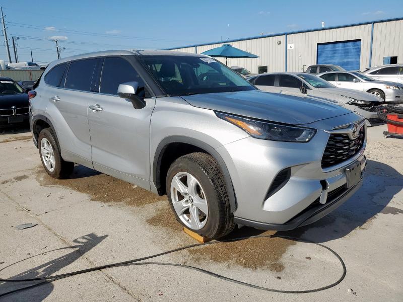 5TDCZRAHXNS099393 - 2022 TOYOTA HIGHLANDER L SILVER photo 4