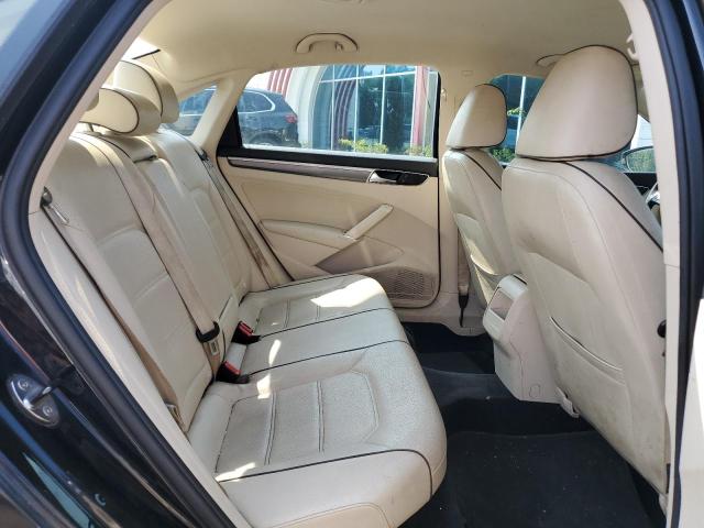 1VWDT7A33HC068598 - 2017 VOLK PASSAT R-LINE Սև լուսանկար 10