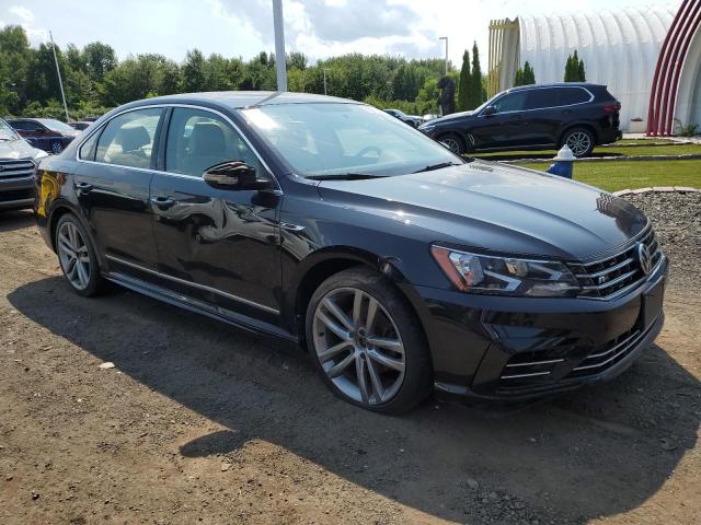 1VWDT7A33HC068598 - 2017 VOLK PASSAT R-LINE Սև լուսանկար 4