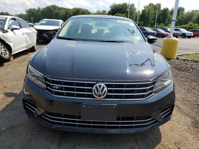 1VWDT7A33HC068598 - 2017 VOLK PASSAT R-LINE Սև լուսանկար 5