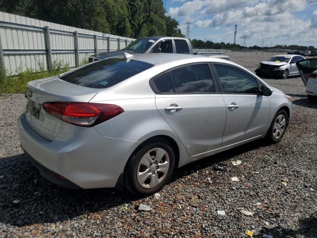 3KPFL4A77HE016400 - 2017 KIA FORTE LX SILVER photo 3