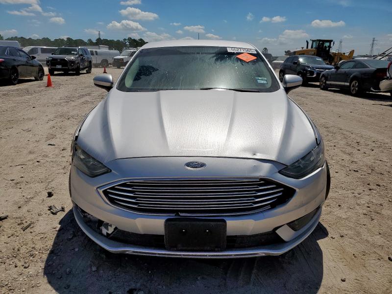3FA6P0HDXJR180513 - 2018 FORD FUSION SE 银色 照片 5