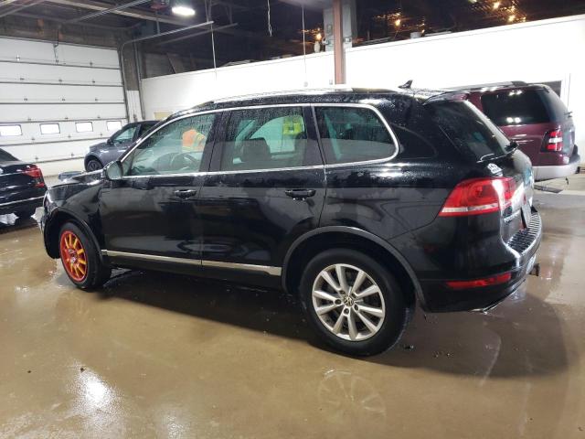 WVGEF9BP3DD001320 - 2013 VOLKSWAGEN TOUAREG V6 BLACK photo 2