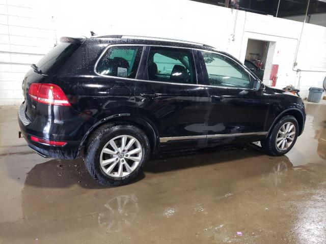 WVGEF9BP3DD001320 - 2013 VOLKSWAGEN TOUAREG V6 BLACK photo 3