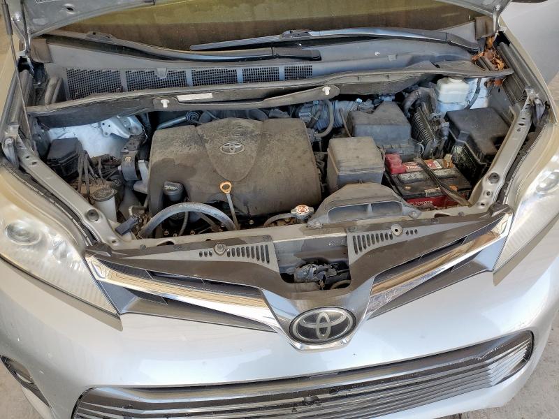 5TDYZ3DCXKS984014 - 2019 TOYOTA SIENNA XLE Argent photo 12