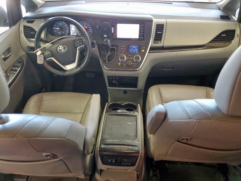 5TDYZ3DCXKS984014 - 2019 TOYOTA SIENNA XLE Argent photo 8