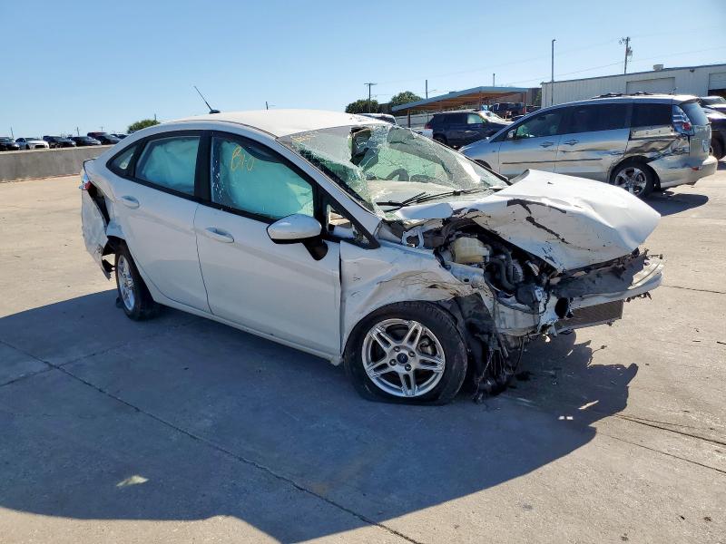 3FADP4BJ9KM127362 - 2019 FORD FIESTA SE 白色 照片 4