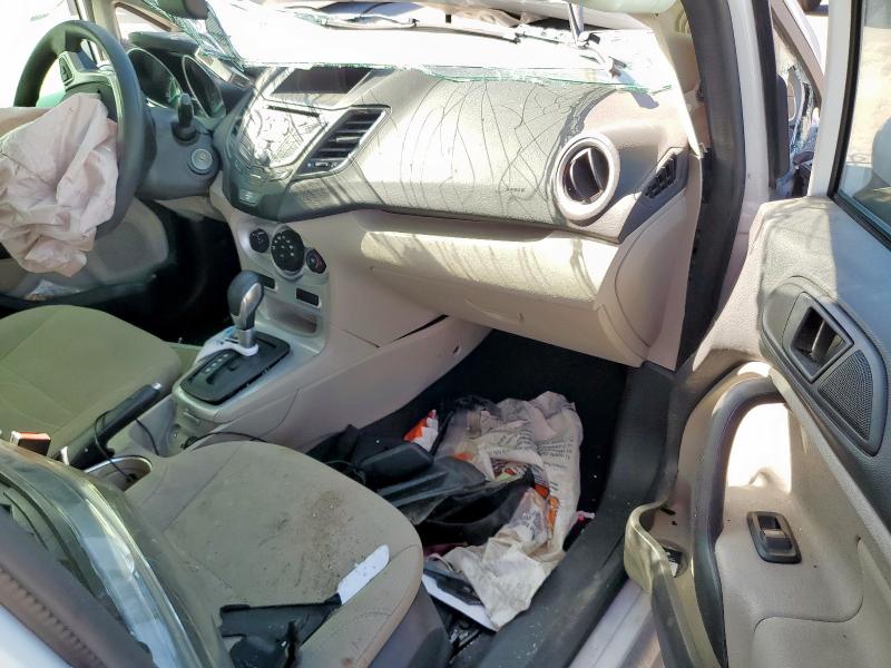 3FADP4BJ9KM127362 - 2019 FORD FIESTA SE 白色 照片 8