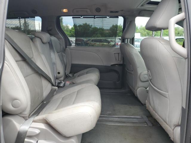 5TDYK3DC2GS748842 - 2016 TOYOTA SIENNA XLE GRAY photo 11