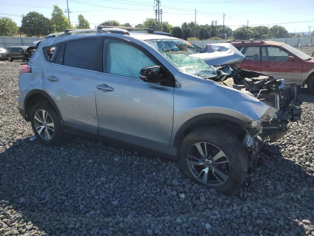 2T3RFREV6GW479710 - 2016 TOYOTA RAV4 XLE SILVER photo 4