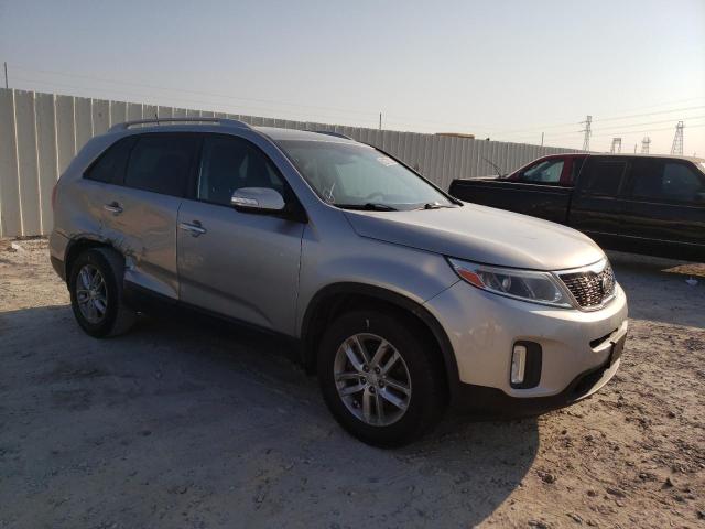 5XYKT4A67FG655012 - 2015 KIA SORENTO LX SILVER photo 4