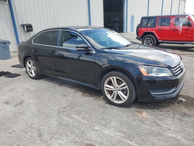 1VWBS7A38EC074256 - 2014 VOLKSWAGEN PASSAT SE BLACK photo 4