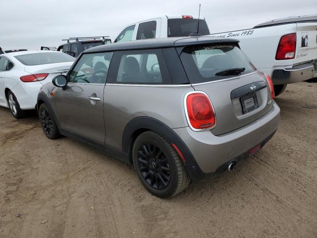 WMWXP5C59J2D71856 - 2018 MINI COOPER GRAY photo 2