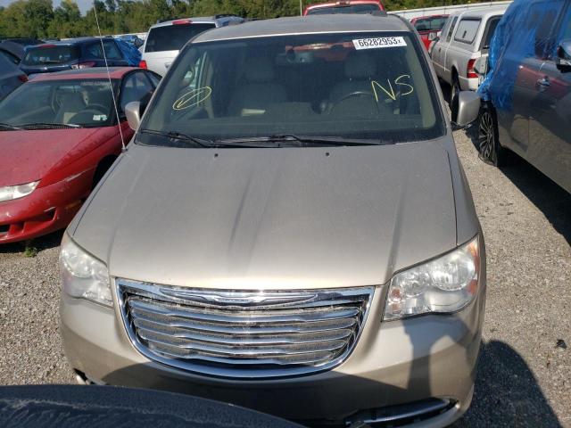 2C4RC1BG6DR588383 - 2013 CHRYSLER TOWN & COU TOURING 金色 照片 5