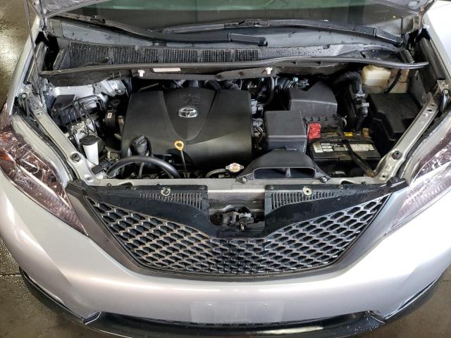 5TDKZ3DC6HS861650 - 2017 TOYOTA SIENNA LE 银色 照片 12