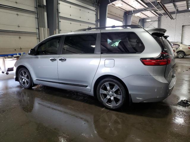 5TDKZ3DC6HS861650 - 2017 TOYOTA SIENNA LE 银色 照片 2